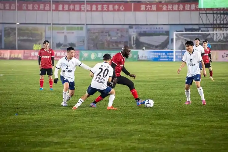 法国乙级联赛：格勒诺布尔 VS 索肖